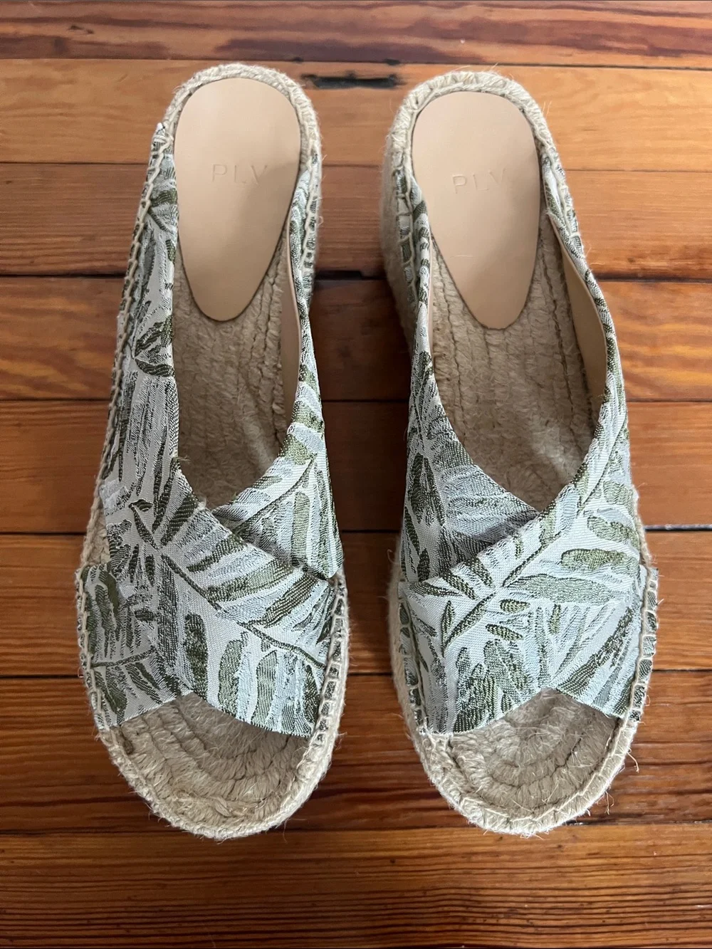 PLV Pour La Victoire Palm Leaf Espadrille Platform Wedge Sandals NWOB Size 8.5M